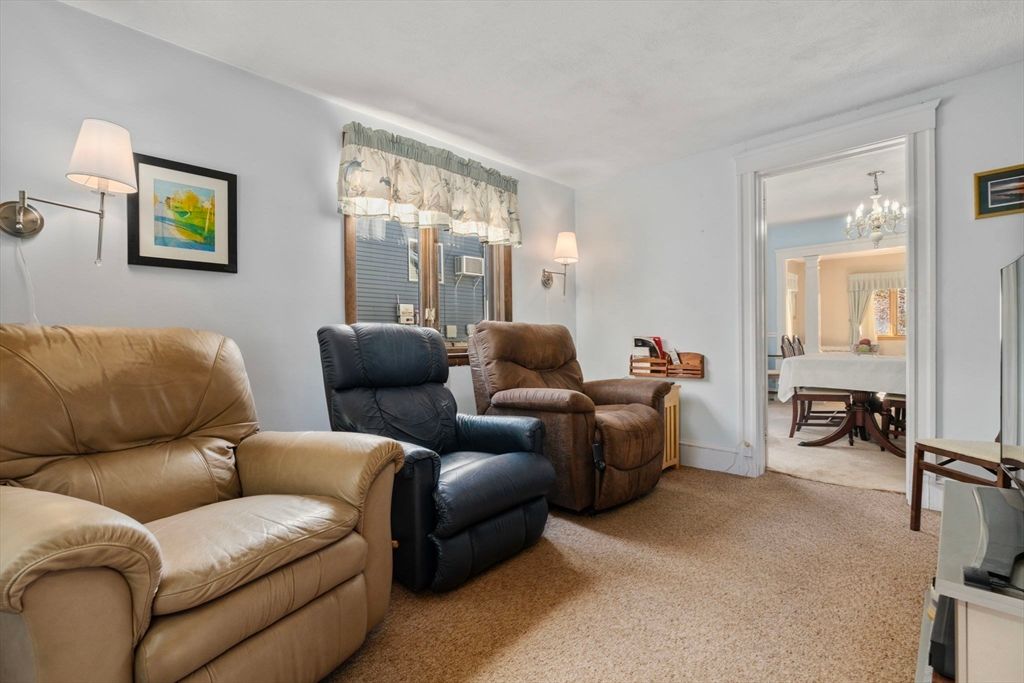 Chandelier, Interior, Living room