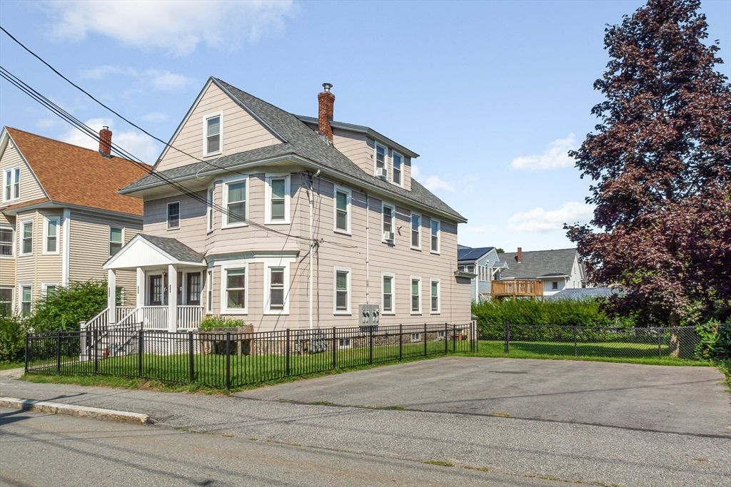 Exterior, Facade, Queen Anne Victorian