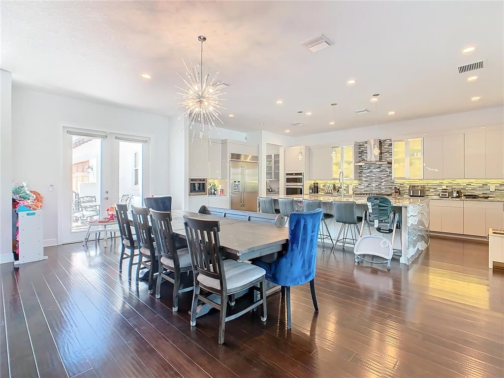 Dining room, Interior, Kitchen, Pendant Lights, Recessed Lighting, Wood Texture Flooring