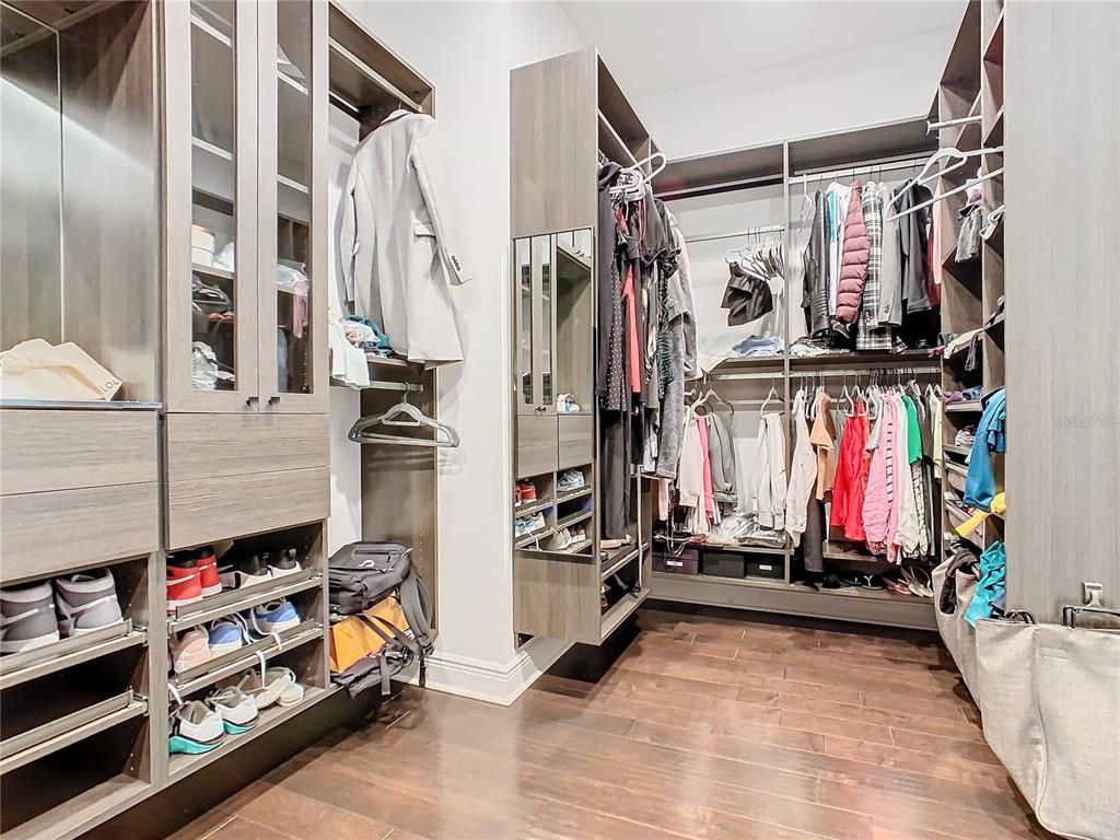 Interior, Walk-in Closets, Wood Texture Flooring