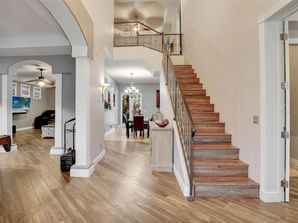 Chandelier, Dining room, Interior, Wood Texture Flooring