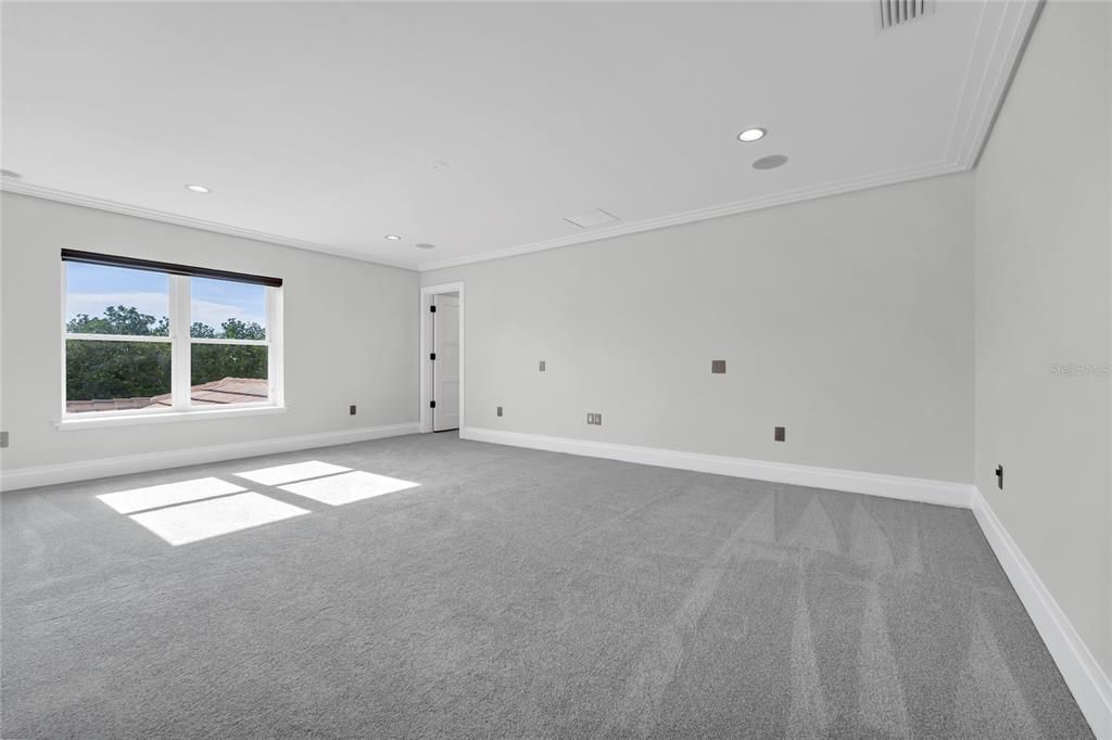Empty room, Interior, Recessed Lighting