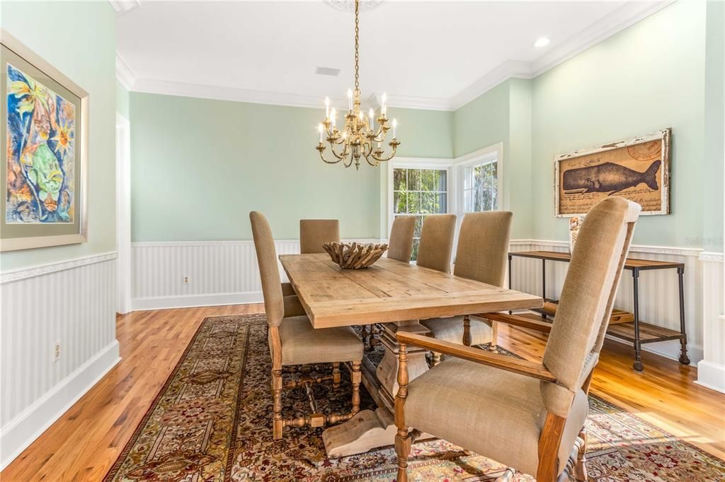 Chandelier, Dining room, Interior, Recessed Lighting, Wood Texture Flooring