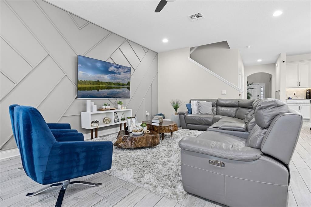 Interior, Living room, Recessed Lighting, Wood Texture Flooring