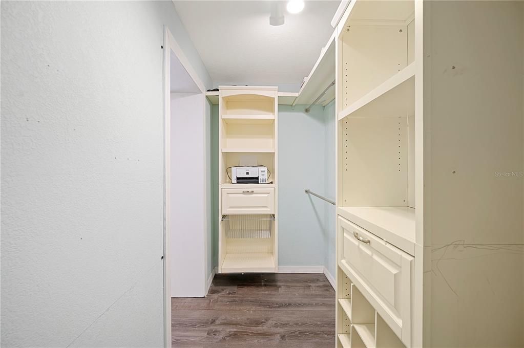 Interior, Walk-in Closets, Wood Texture Flooring