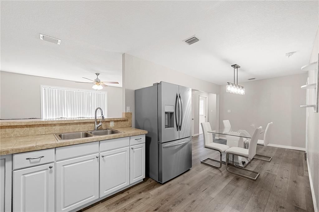 Dining room, Interior, Kitchen, Pendant Lights, Wood Texture Flooring