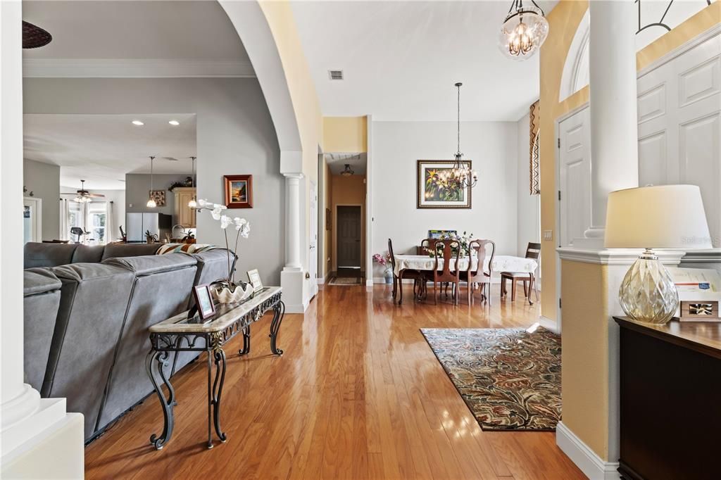 Chandelier, Dining room, Interior, Pendant Lights, Recessed Lighting, Wood Texture Flooring