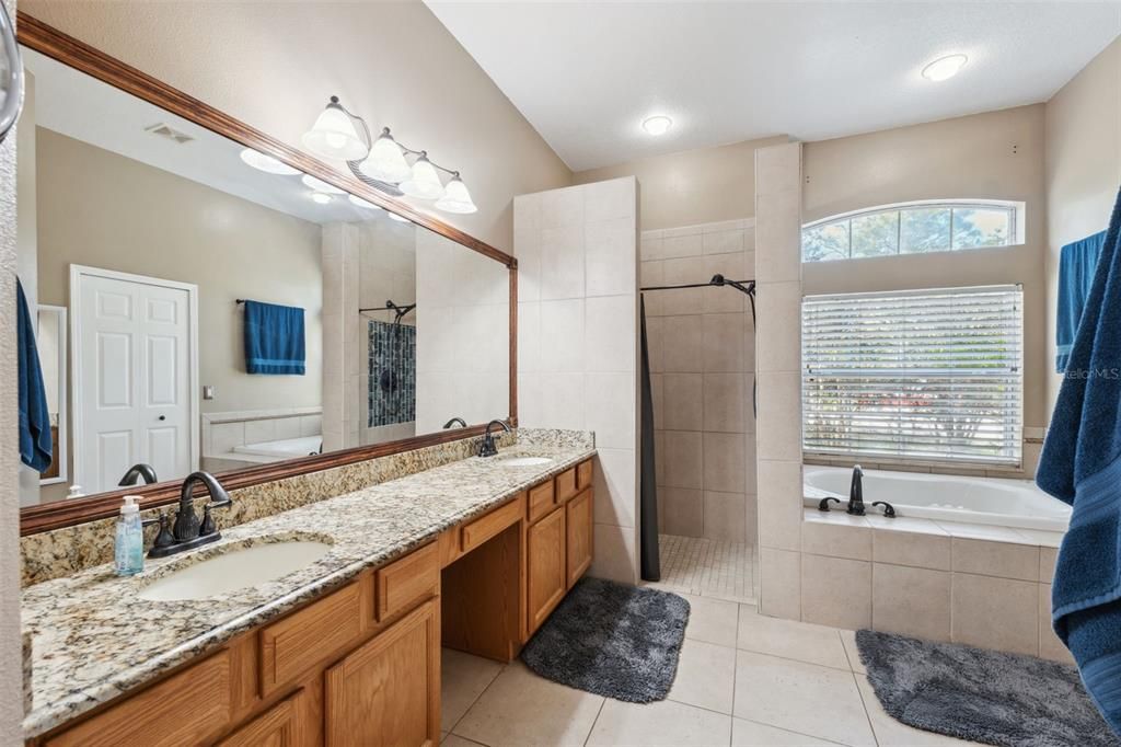 Bathroom, Dual Sink Vanities, Interior, Recessed Lighting