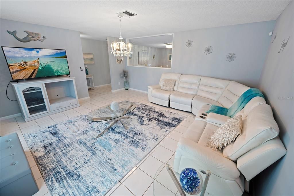 Chandelier, Interior, Living room