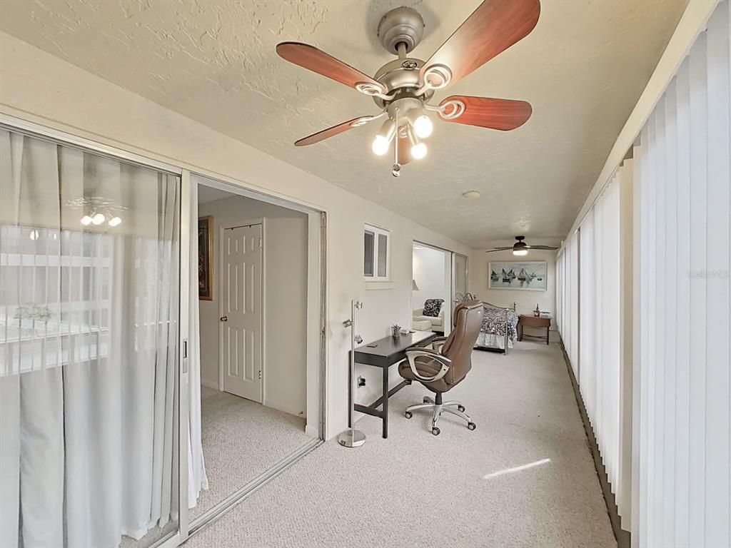 Home Office, Interior