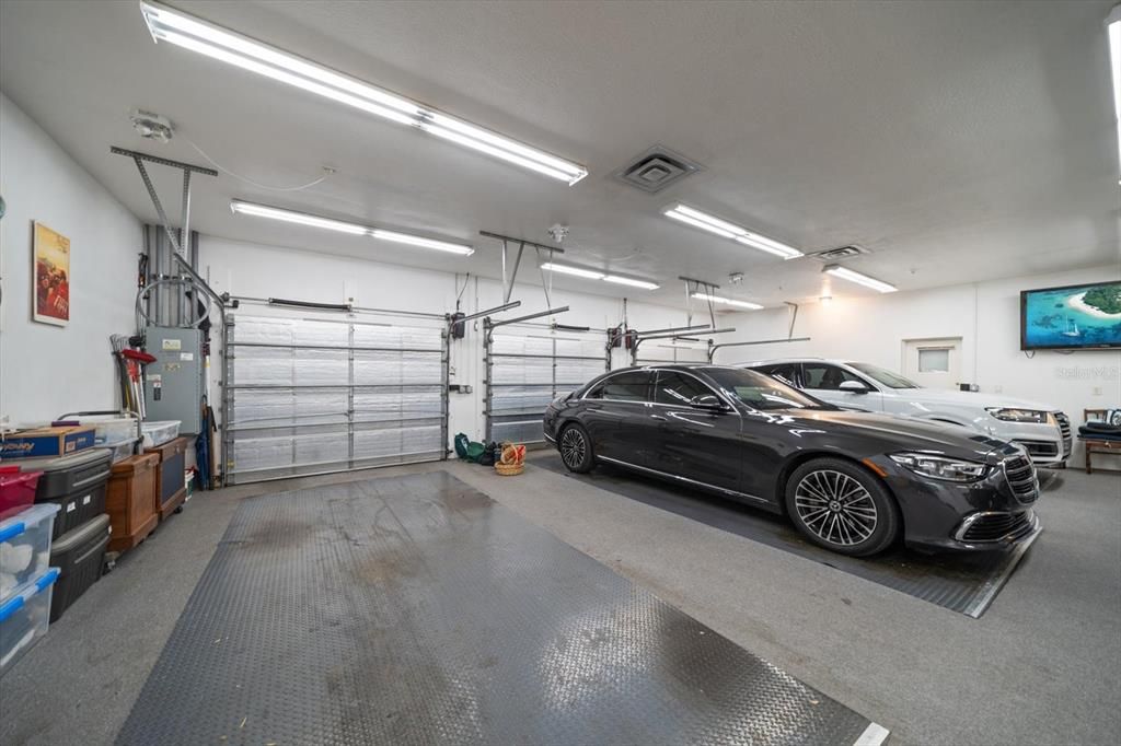Garage, Interior