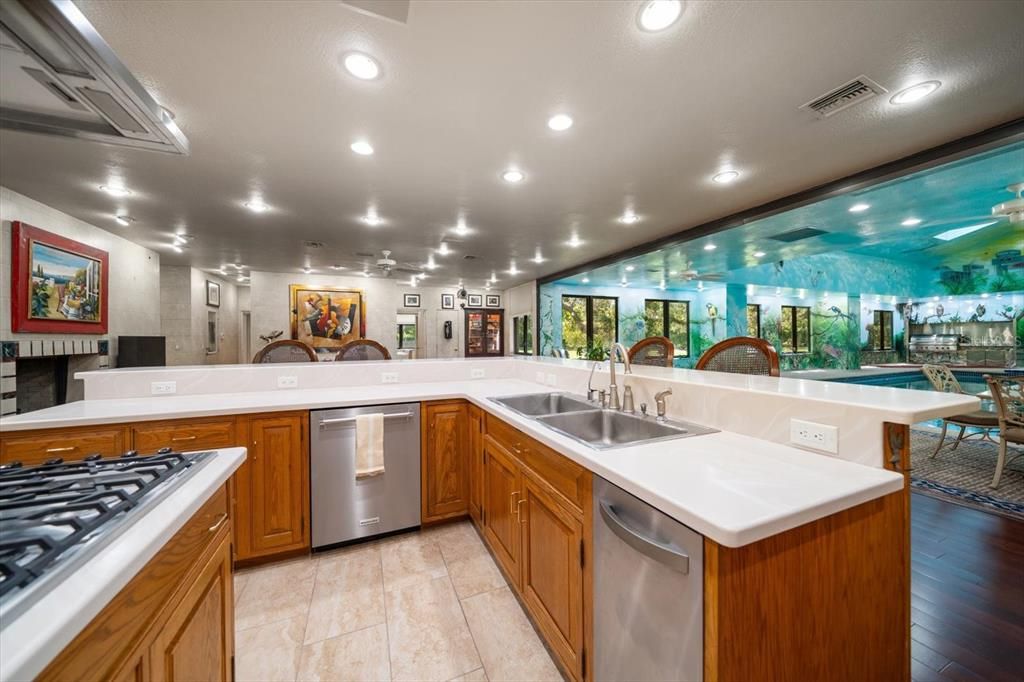 Dining room, Interior, Kitchen, Recessed Lighting, Stainless Steel Appliances
