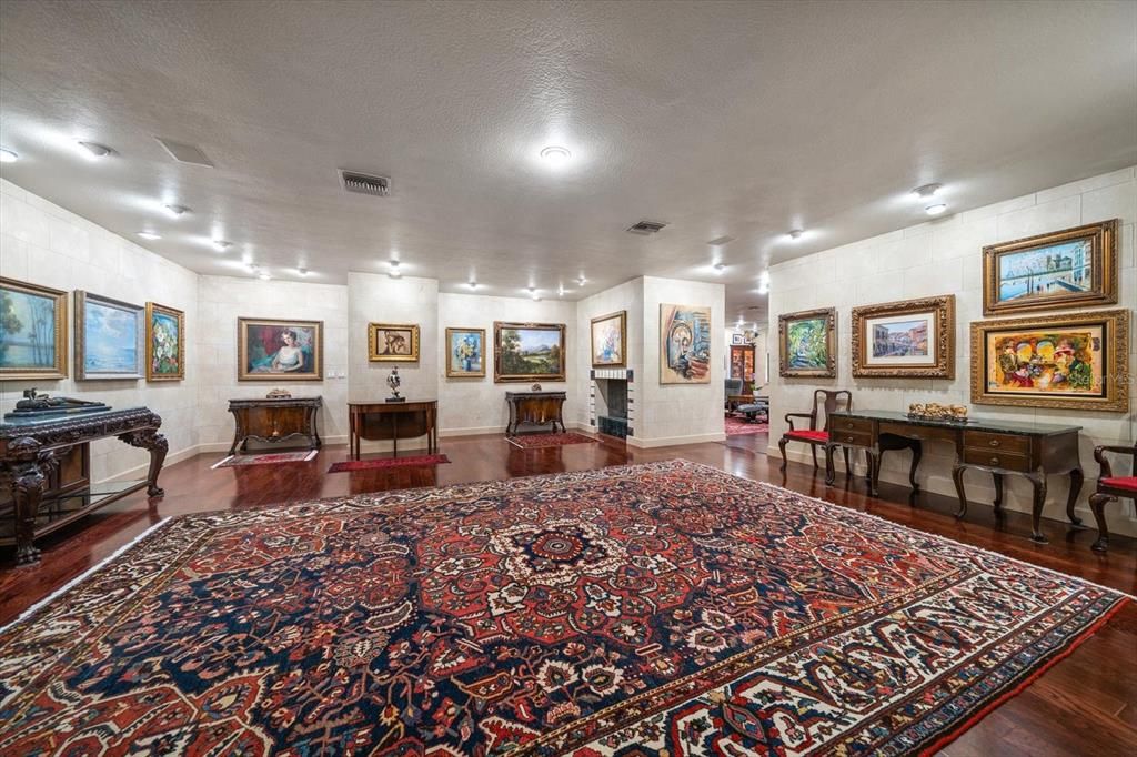 Interior, Recessed Lighting, Wood Texture Flooring