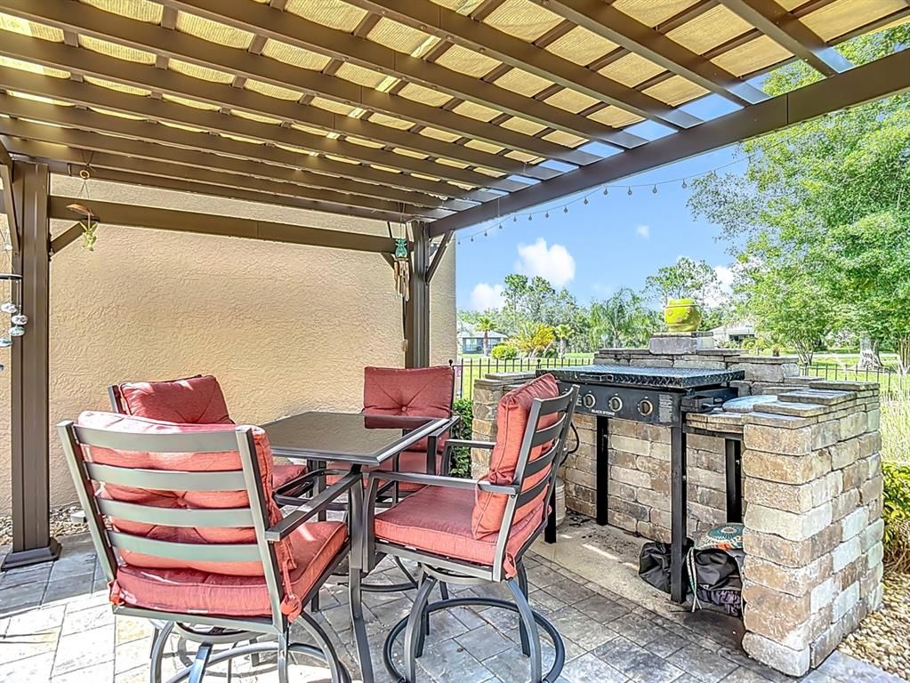 Exterior, Outdoor Kitchen