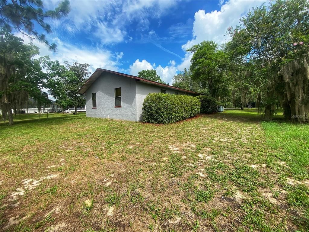 Backyard, Exterior