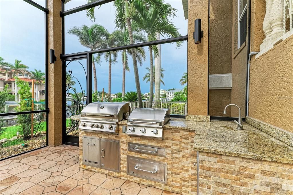 Exterior, Outdoor Kitchen, Water