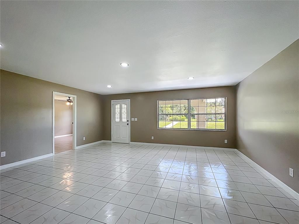 Empty room, Interior, Marble, Recessed Lighting