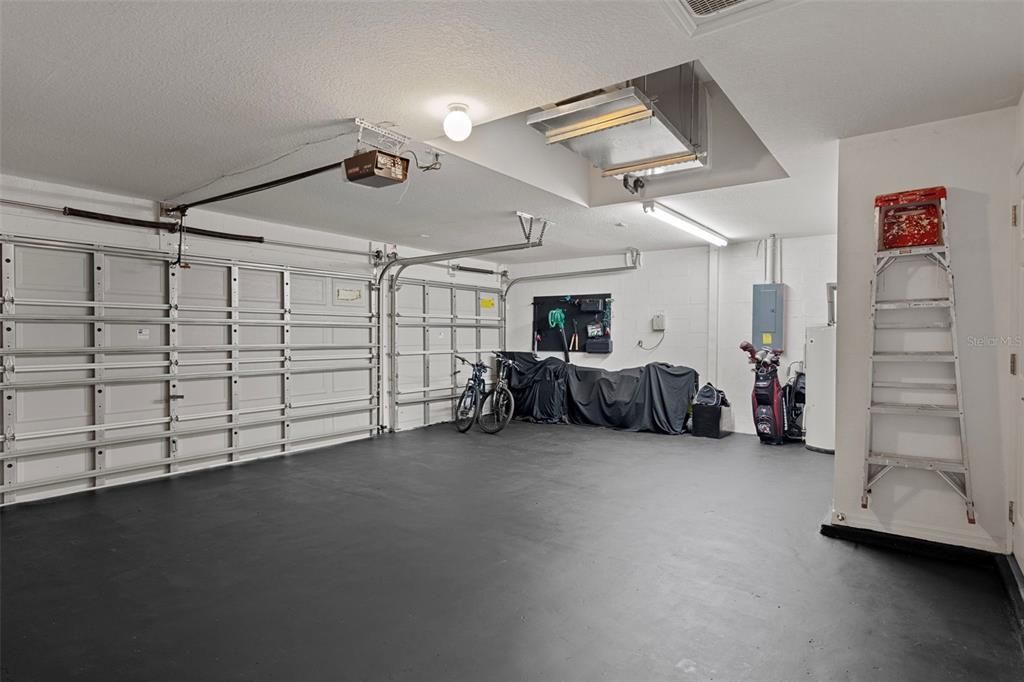 Garage, Interior