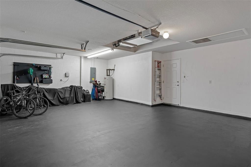 Garage, Interior