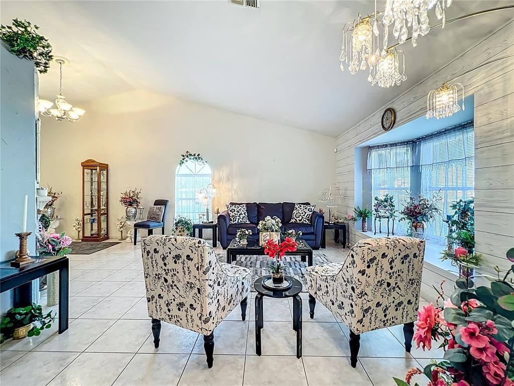 Chandelier, Interior, Living room, Pendant Lights