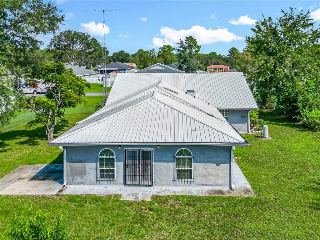 Backyard, Exterior