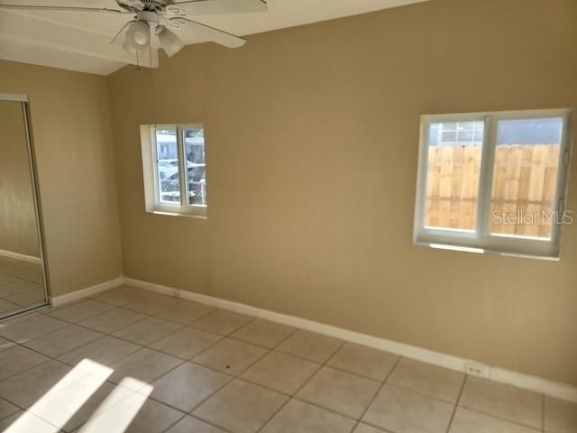 Empty room, Interior