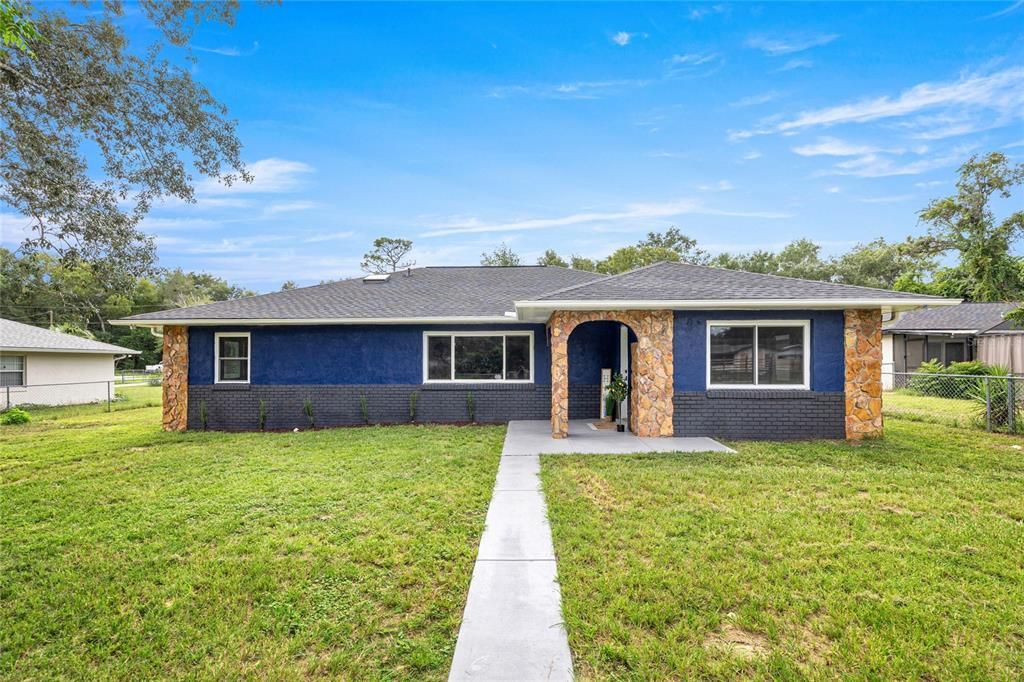 Backyard, Exterior, Facade, Ranch