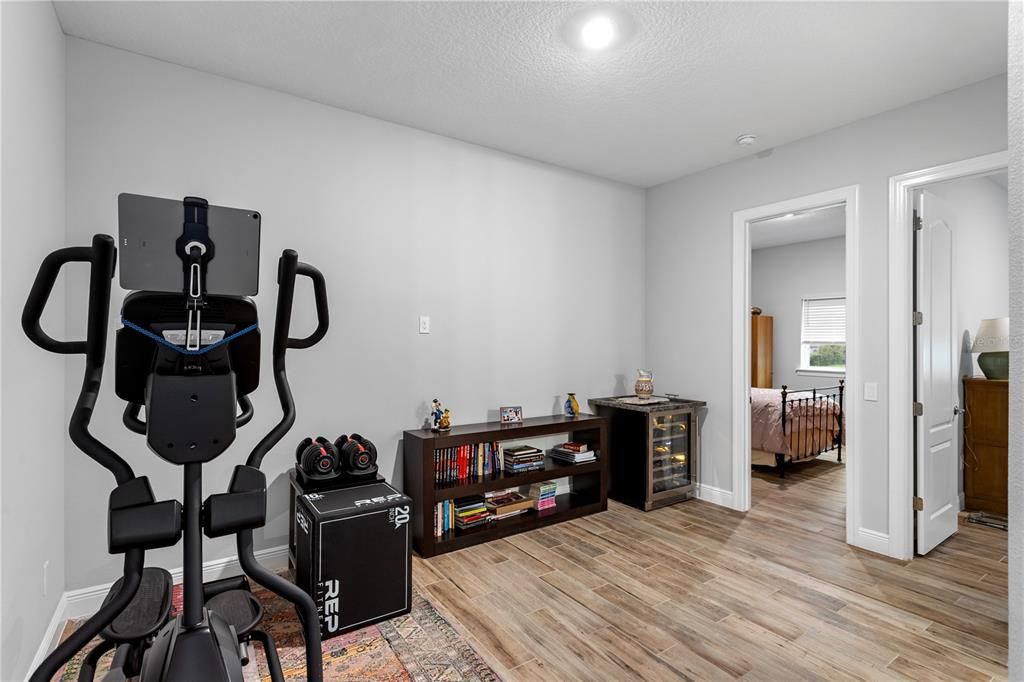 Fitness Equipment, Interior, Recessed Lighting, Wood Texture Flooring