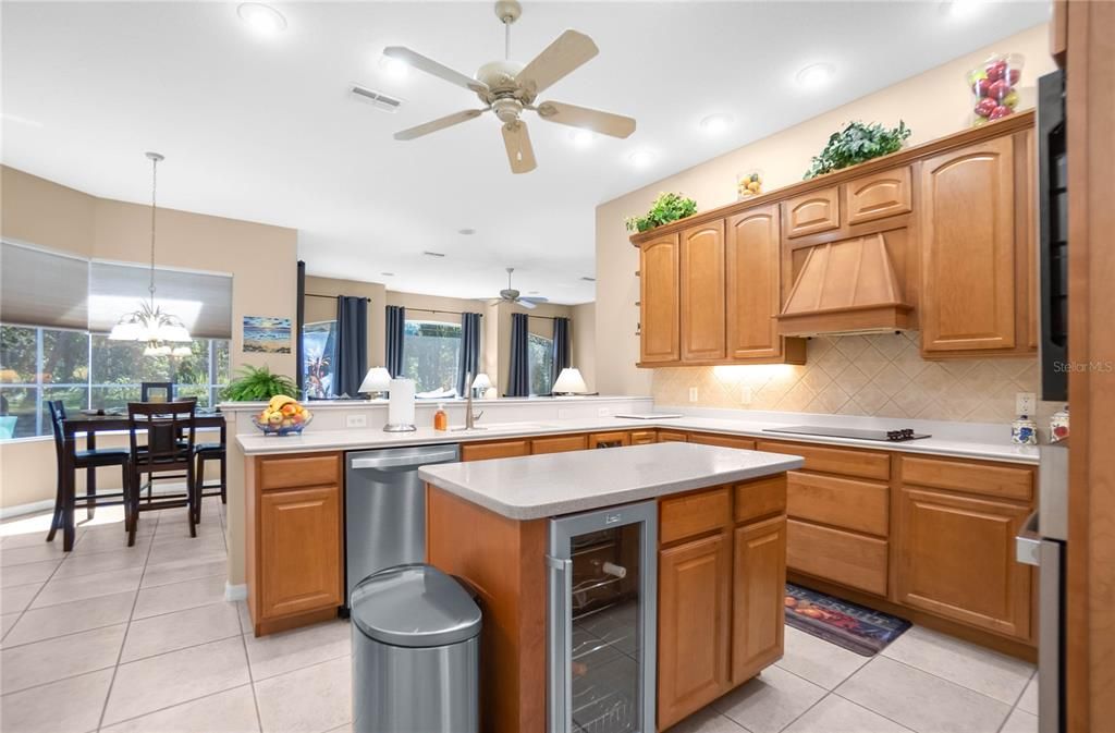 Dining room, Interior, Kitchen, Pendant Lights, Recessed Lighting, Stainless Steel Appliances
