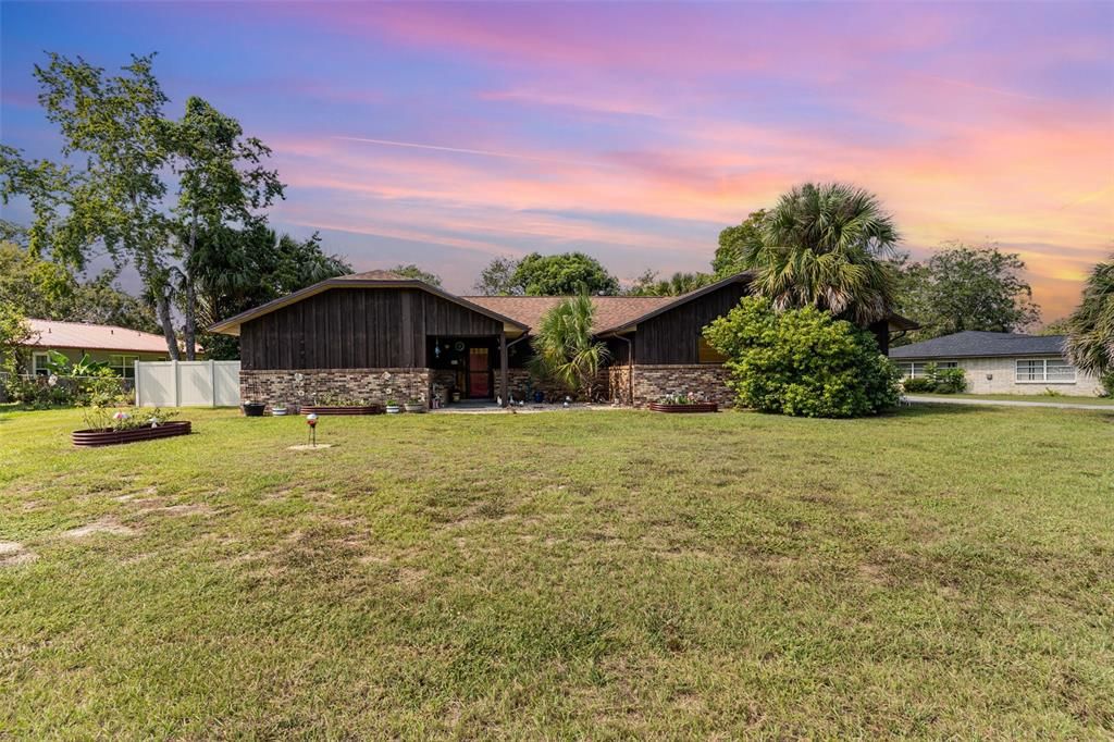 Backyard, Exterior