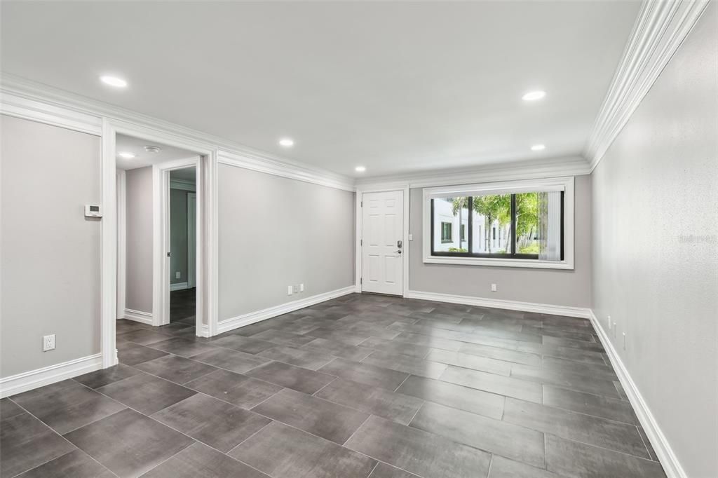 Empty room, Interior, Recessed Lighting