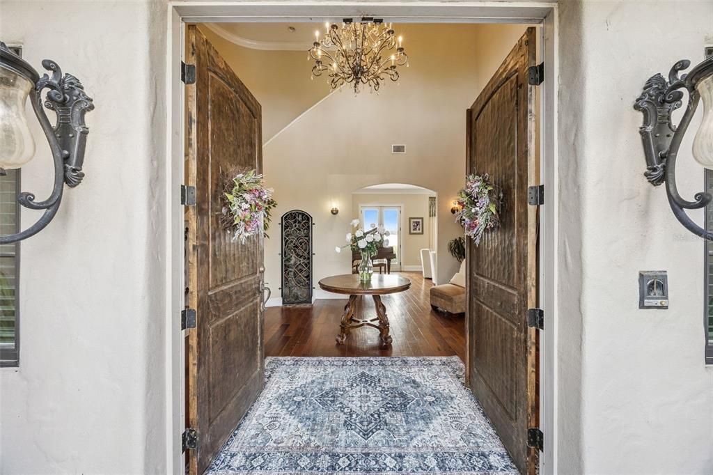 Chandelier, Interior, Recessed Lighting, Wood Texture Flooring