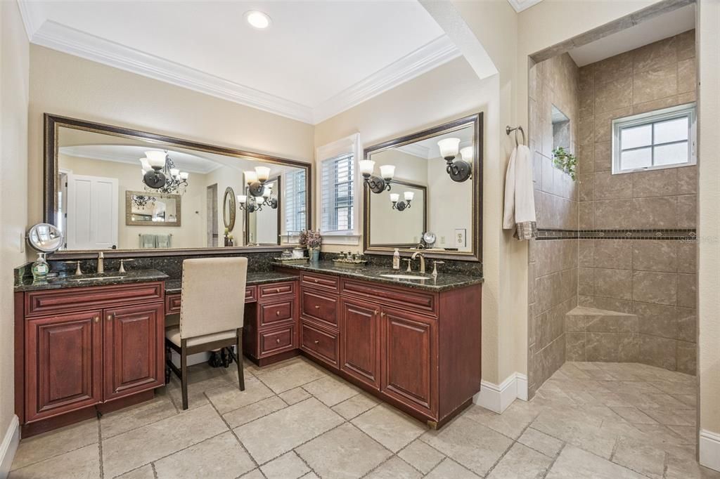 Bathroom, Dual Sink Vanities, Interior, Recessed Lighting