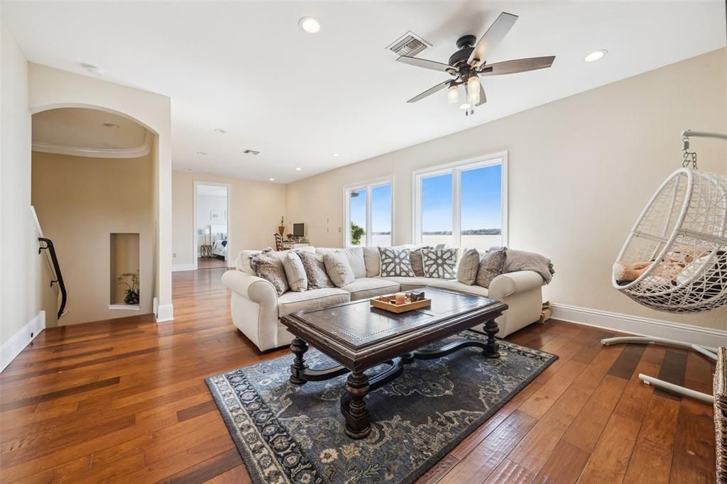 Interior, Living room, Recessed Lighting, Wood Texture Flooring