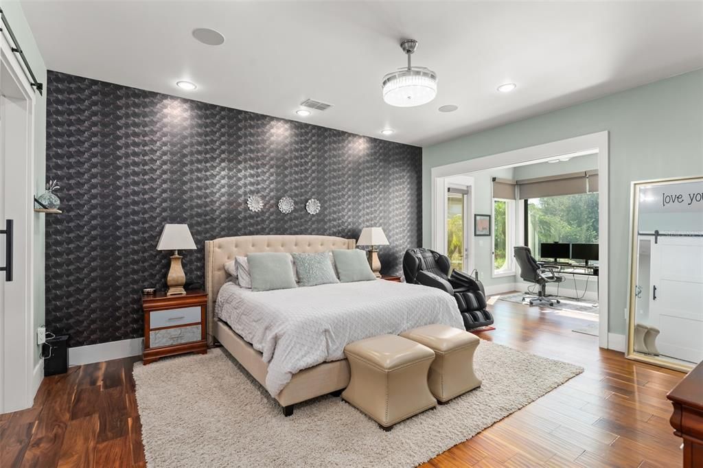 Bedroom, Home Office, Interior, Recessed Lighting, Wood Texture Flooring