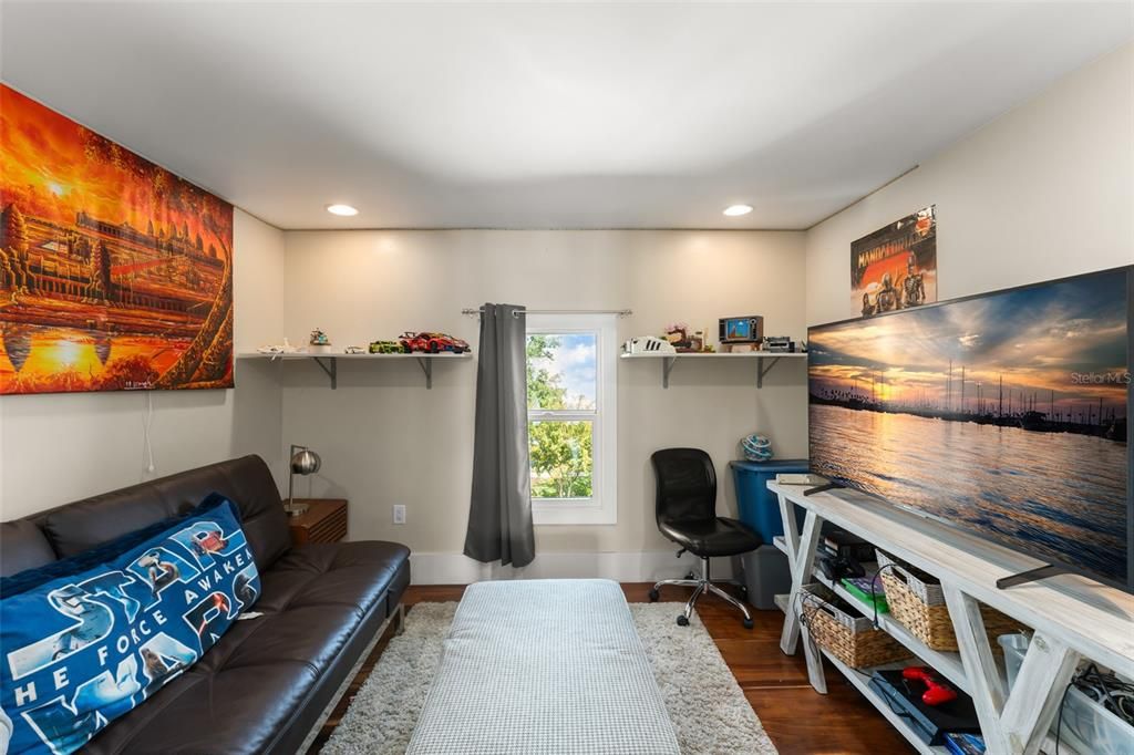 Home Office, Interior, Recessed Lighting, Wood Texture Flooring