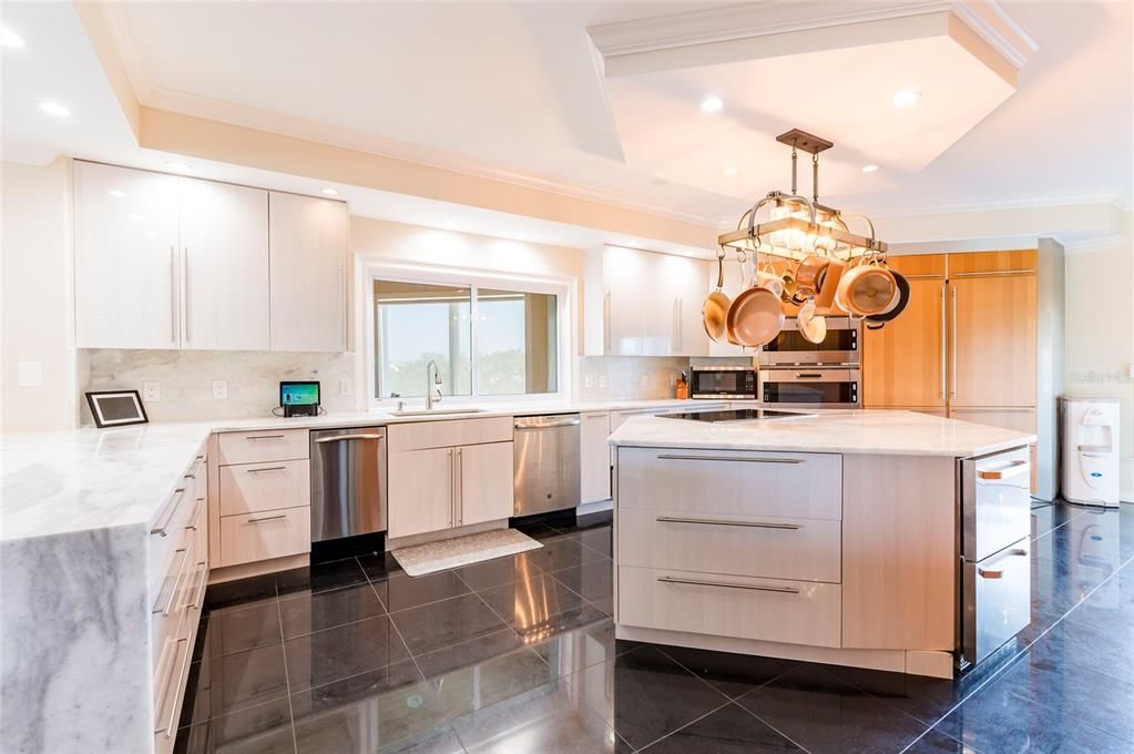 Chandelier, Interior, Kitchen, Recessed Lighting, Stainless Steel Appliances