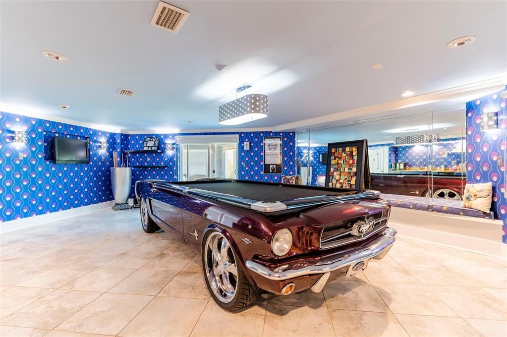 Billiard Table, Game Room, Interior, Recessed Lighting