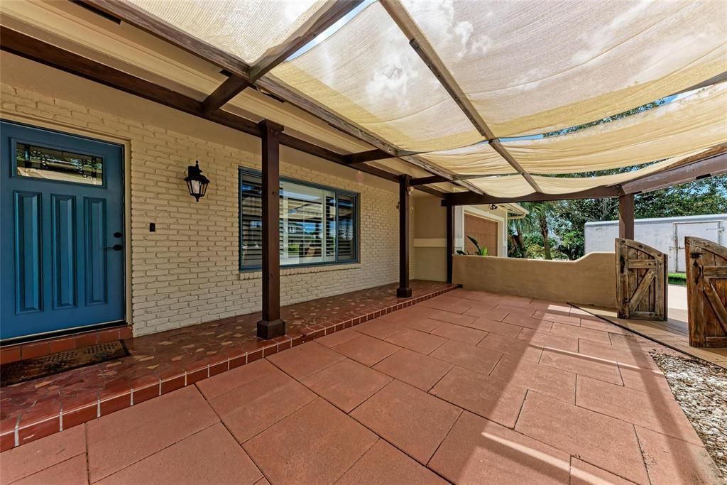 Exterior, Glass Ceilings, Sun Room