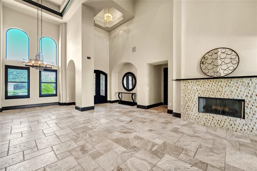 Chandelier, Fireplace, Interior, Pendant Lights
