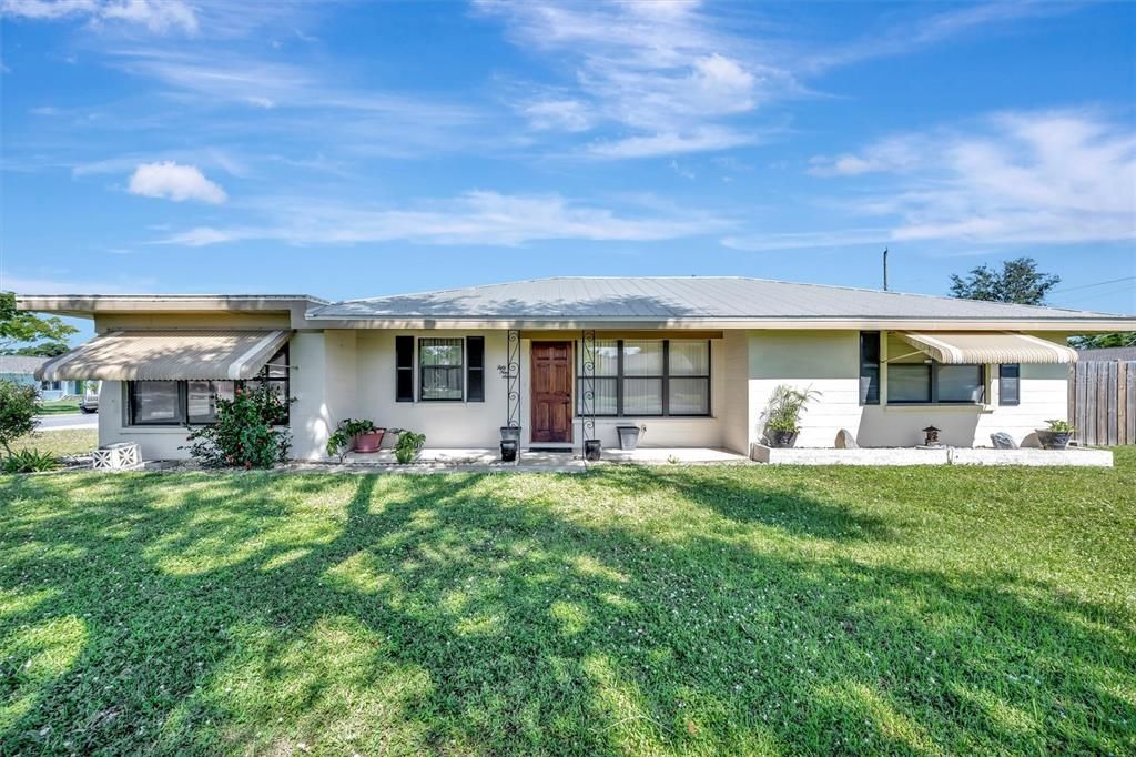 Backyard, Exterior, Facade, Ranch