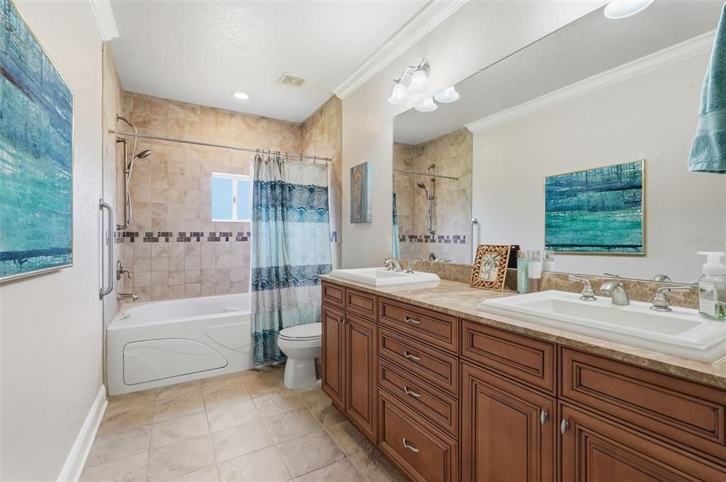 Bathroom, Dual Sink Vanities, Interior, Recessed Lighting