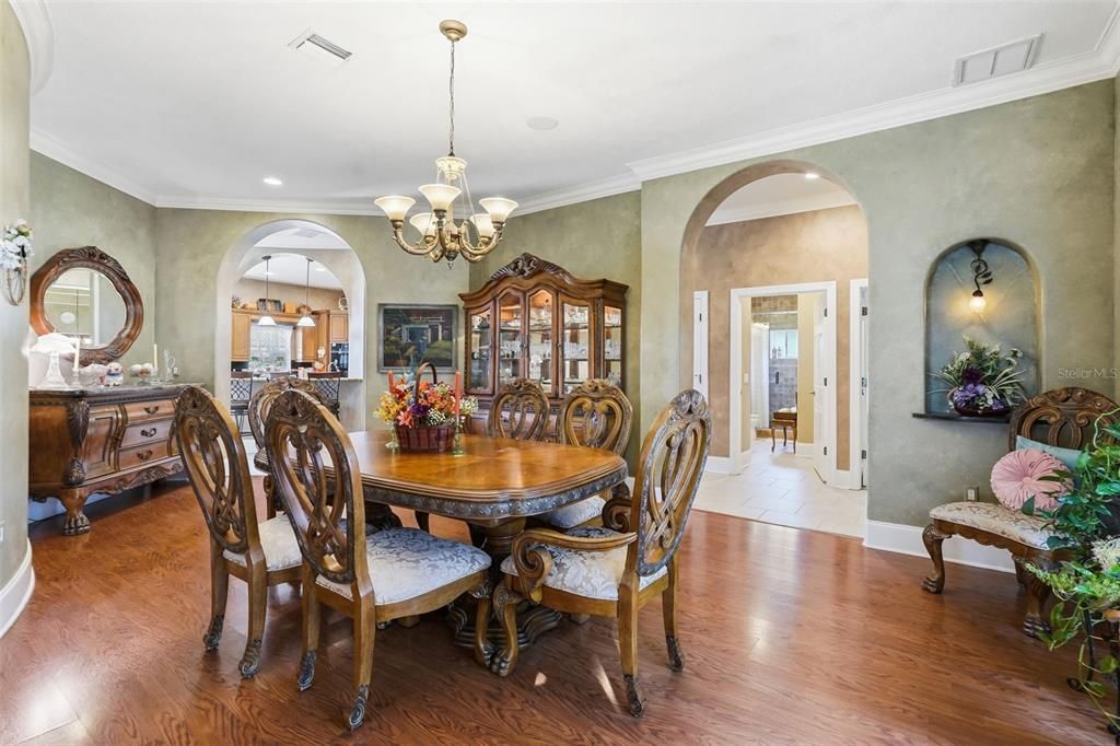 Chandelier, Dining room, Interior, Recessed Lighting, Wood Texture Flooring