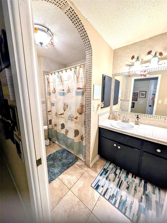 Bathroom, Interior, Tile Countertops