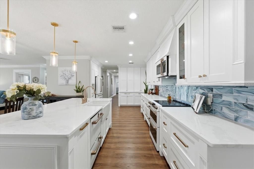 Interior, Kitchen, Pendant Lights, Recessed Lighting, Wood Texture Flooring
