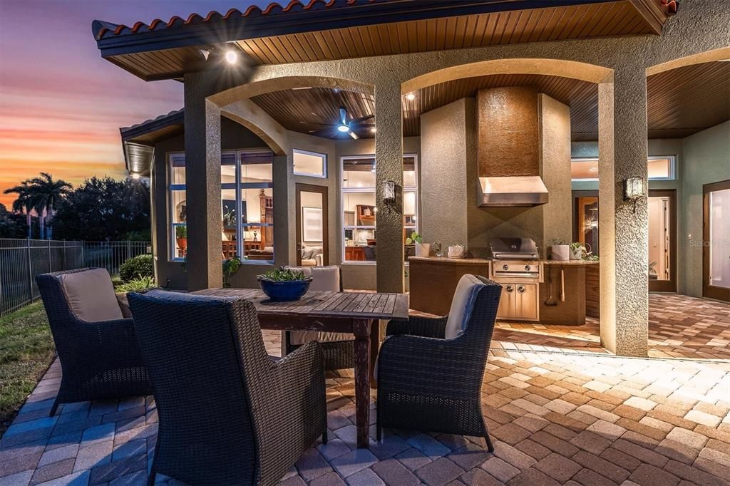 Exterior, Outdoor Kitchen