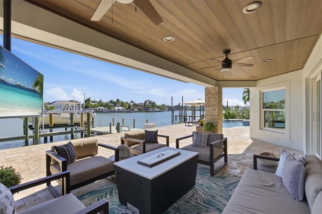 Exterior, Pool, Water