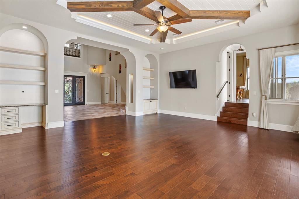 Empty room, Interior, Recessed Lighting, Wood Texture Flooring