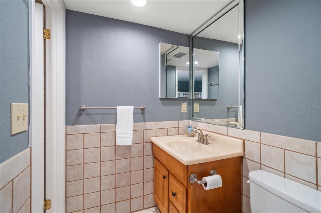 Bathroom, Interior, Recessed Lighting