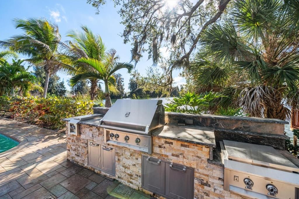 Exterior, Outdoor Kitchen